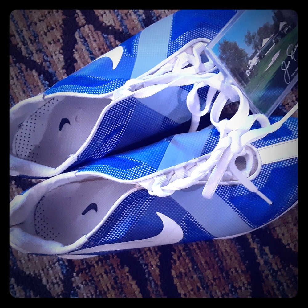 Golf shoes